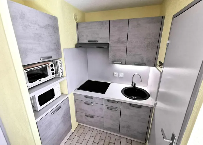 Copacabana - Pour 6 Personnes A Port Avec Vue Sur La Mer. Ref: 1cop_103a Mae-4684 * Leucate